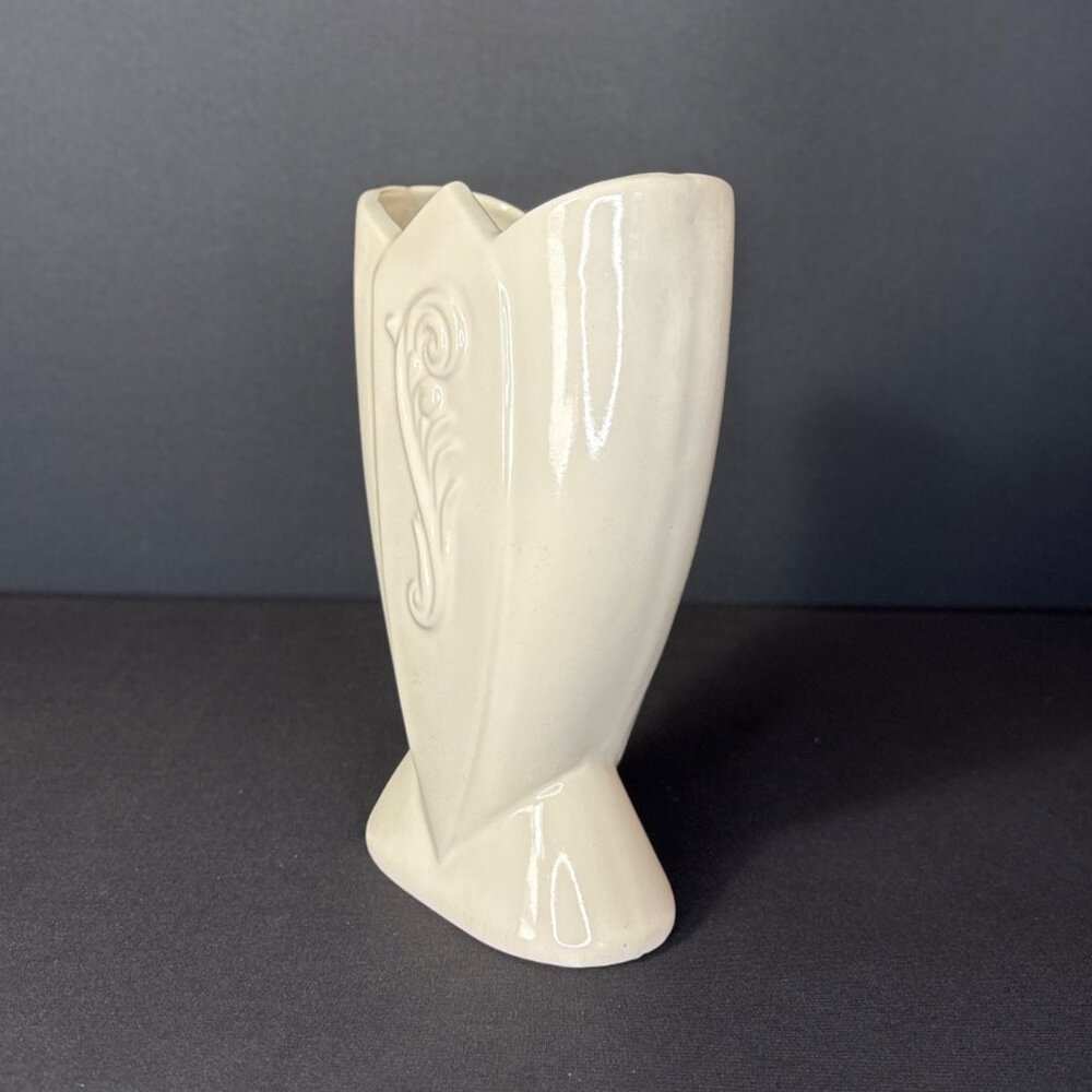 Vintage Fredericksburg Art Deco Pottery Glossy Vase Tulip FiddleHead Fern Motif - Picture 3 of 16
